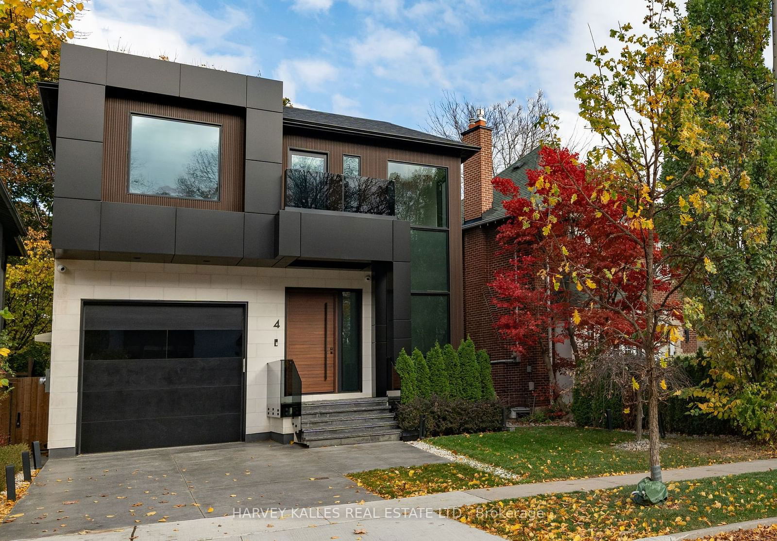 Detached House for sale at 4 Douglas Crescent, Toronto, Leaside, M4W 2E7 - MLS: C11953814