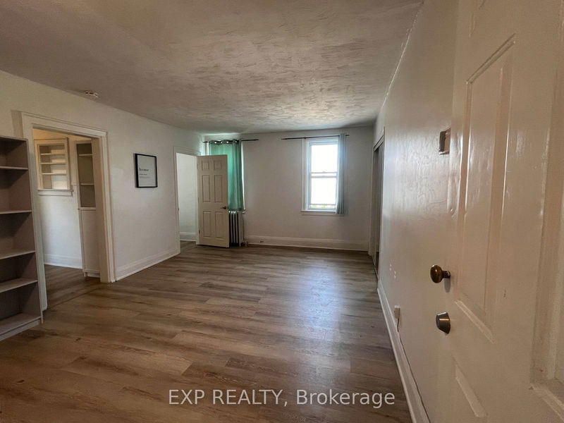 home for lease on 8-102 Greensides Avenue