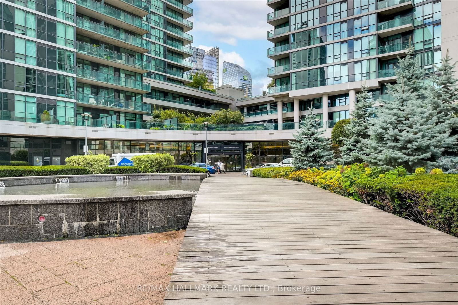 Condo for sale at 1209-18 Harbour Street, Toronto, Waterfront Communities C1, M5J 2Z6 - MLS: C11953987