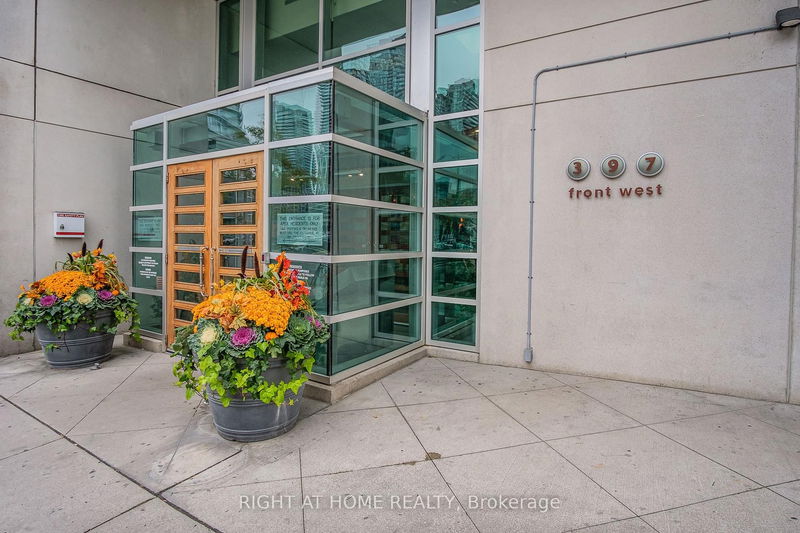 home for lease on 1107-397 Front Street W