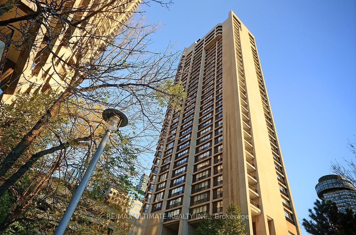 Condo for lease at 2002-33 Harbour Square, Toronto, Waterfront Communities C1, M5J 2G2 - MLS: C11954114