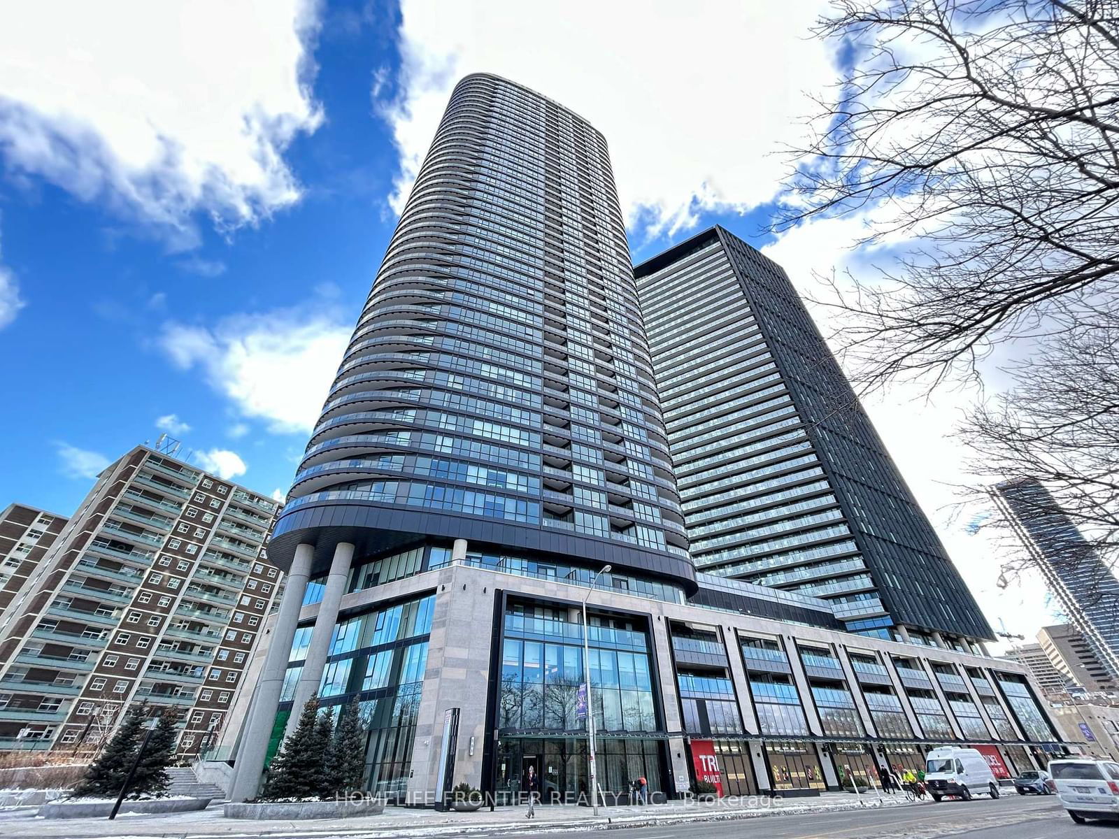 Condo for sale at 2219-585 Bloor Street, Toronto, North St. James Town, M4W 0B3 - MLS: C11954135