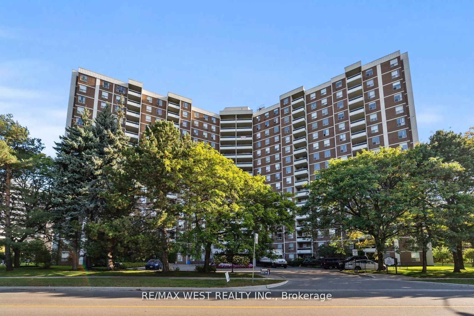 Condo sold at 614-5 Shady Gfwy, Toronto, Flemingdon Park, M3C 3A5 - MLS: C11954180