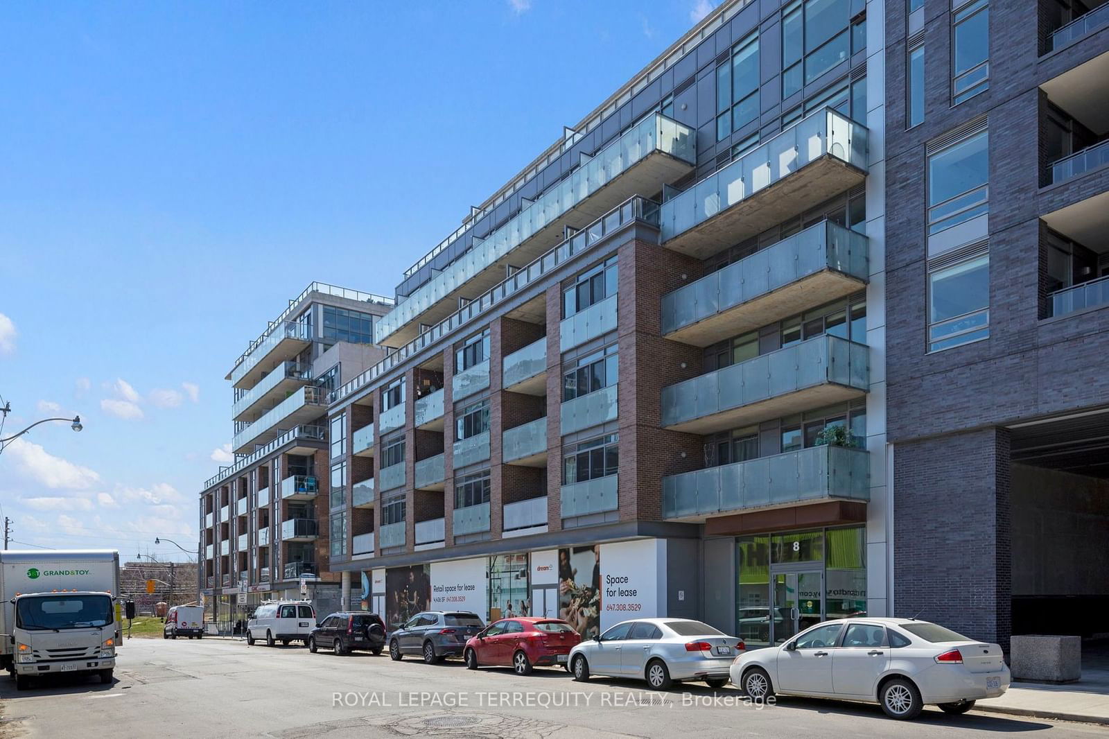 Condo for lease at 402-8 Gladstone Avenue, Toronto, Little Portugal, M6J 0B3 - MLS: C11954355