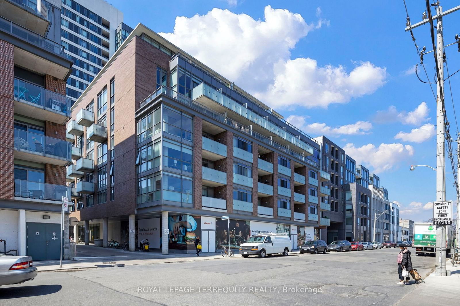 Condo for lease at 402-8 Gladstone Avenue, Toronto, Little Portugal, M6J 0B3 - MLS: C11954355