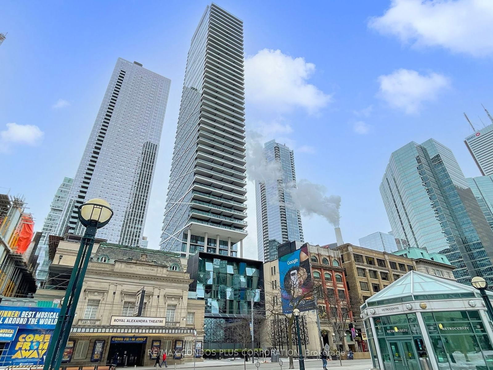 Condo for lease at 3301-224 King Street, Toronto, Waterfront Communities C1, M5H 0A6 - MLS: C11954554