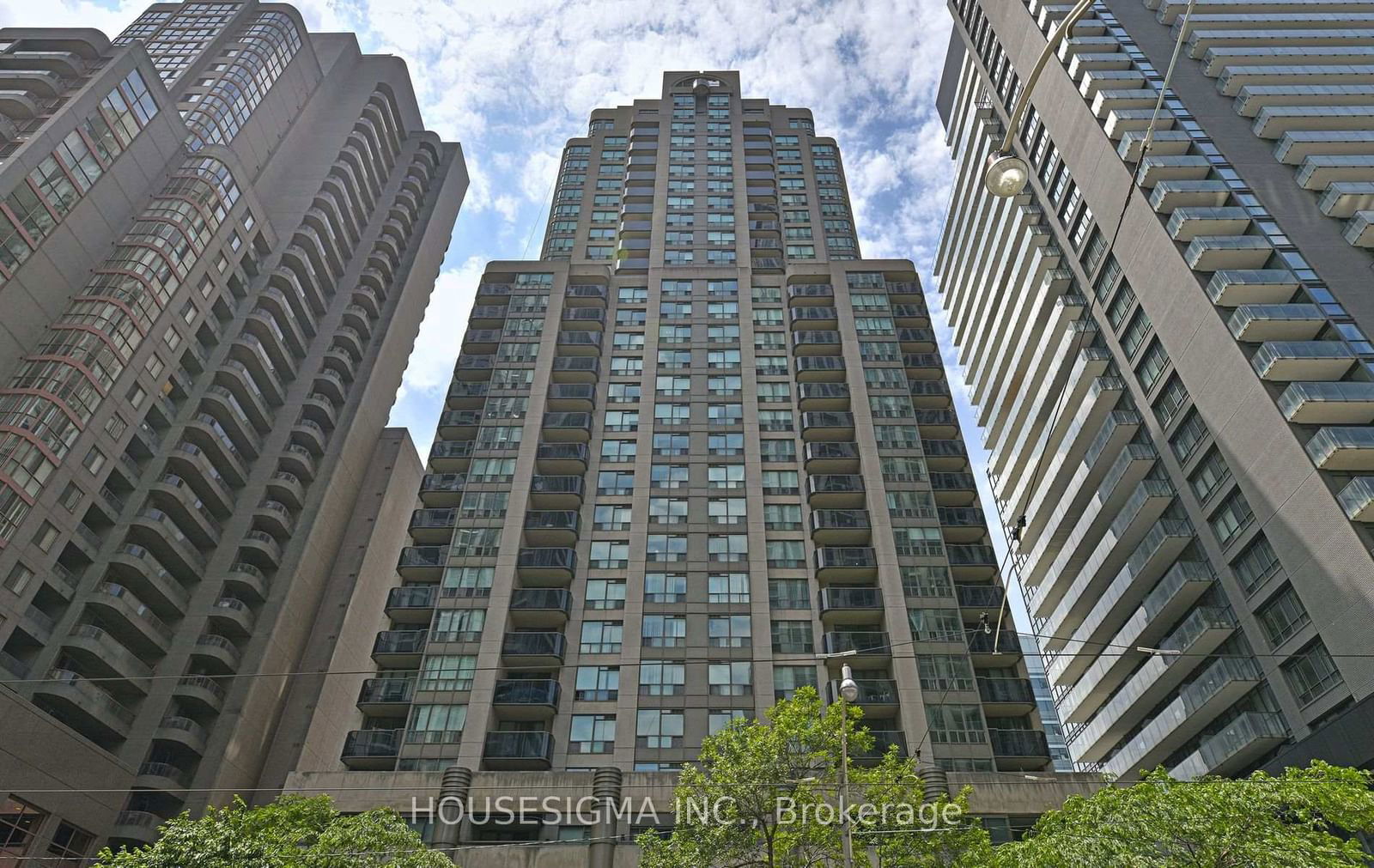 Condo leased at 701-750 Bay Street, Toronto, Bay Street Corridor, M5G 1N6 - MLS: C11954590