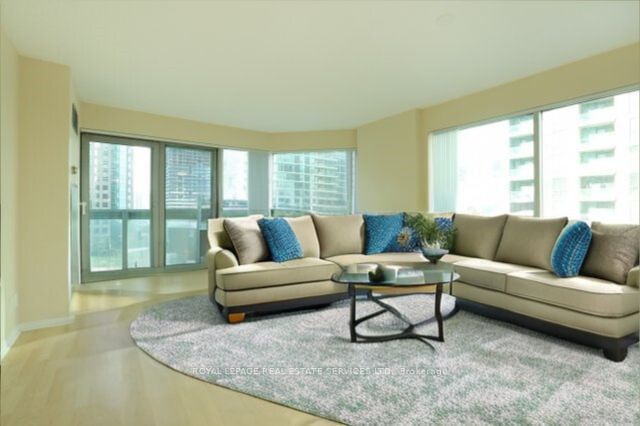 Condo leased at 1203-10 Yonge Street, Toronto, Waterfront Communities C1, M5E 1R4 - MLS: C11954709