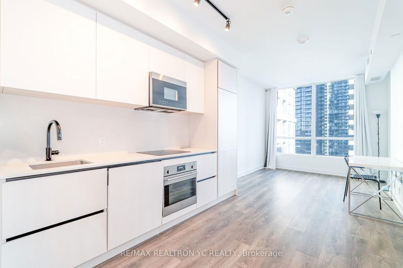 home for sale on 1811-108 Peter Street