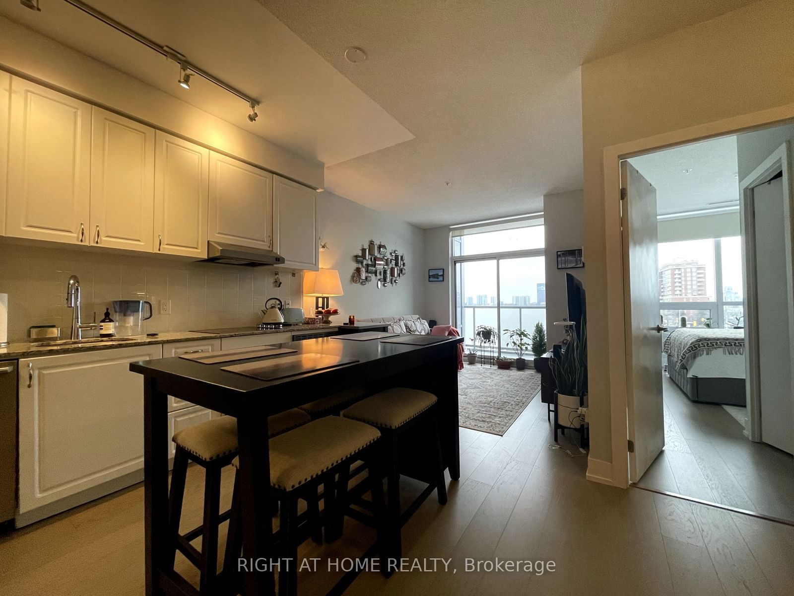 Condo for lease at 613-7 Kenaston Avenue, Toronto, Bayview Village, M2K 0E9 - MLS: C11955205