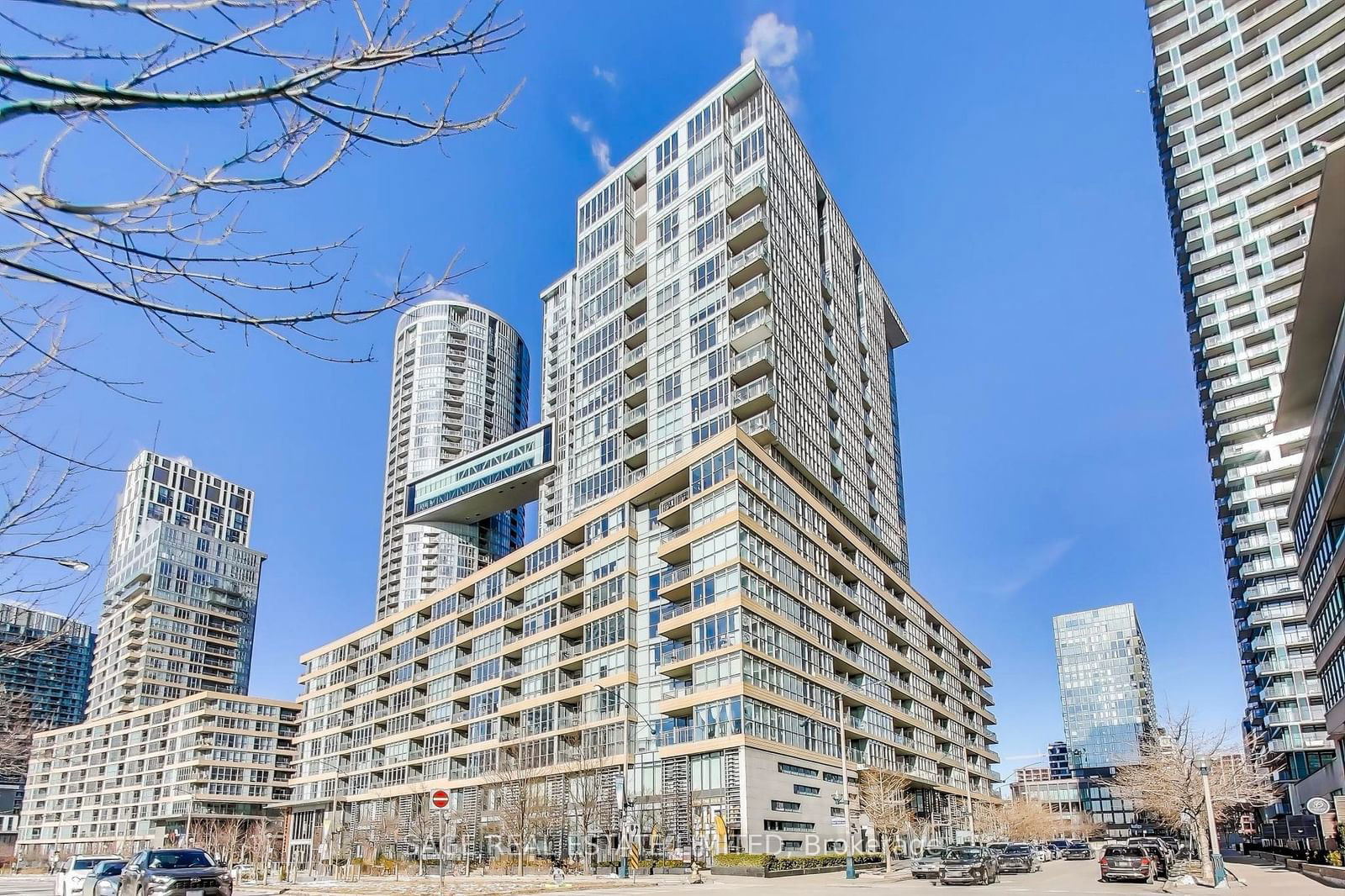 Condo leased at 802-10 Capreol Court, Toronto, Waterfront Communities C1, M5V 4B3 - MLS: C11955246