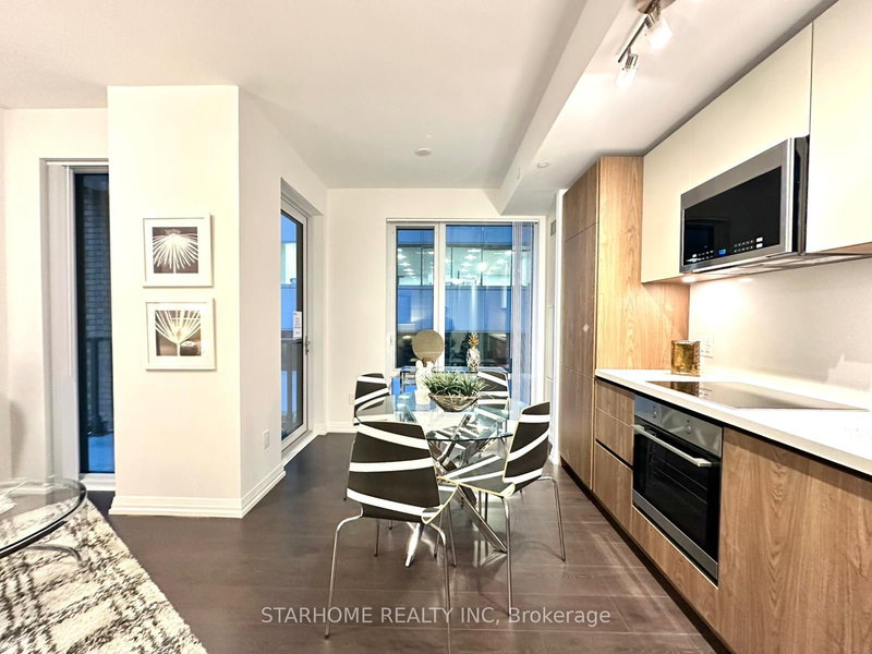 809 - 8 Widmer St, Toronto, M5V 0W6 | Image 3