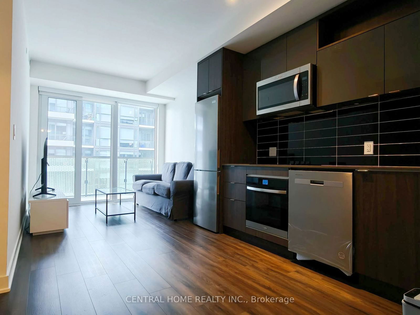 Condo for lease at 1619-60 Princess Street, Toronto, Waterfront Communities C8, M5A 2C7 - MLS: C11955682