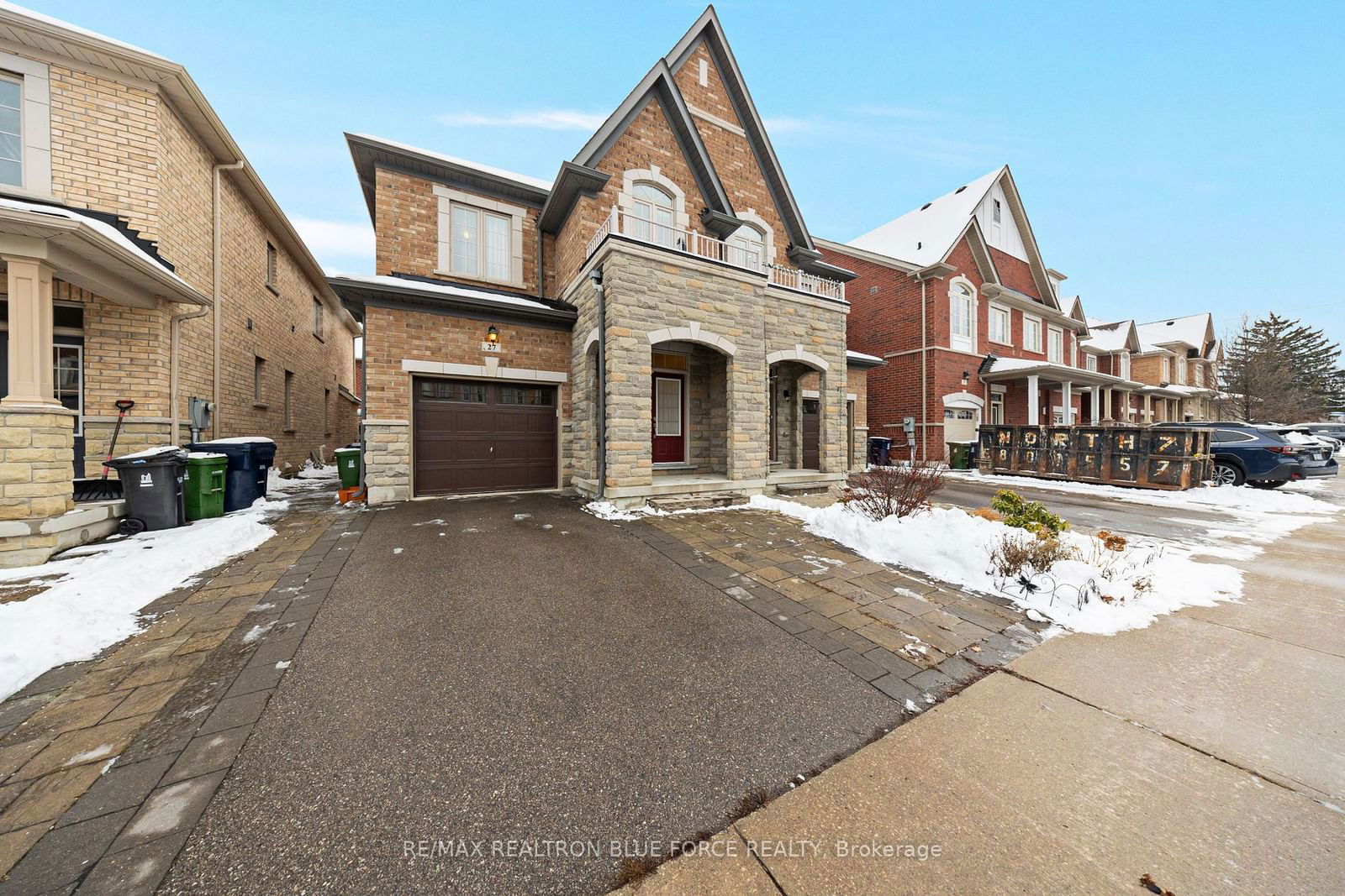 Semi-Detached House sold at 27 Goldthread Terrace, Toronto, Bathurst Manor, M3H 0B9 - MLS: C11955716