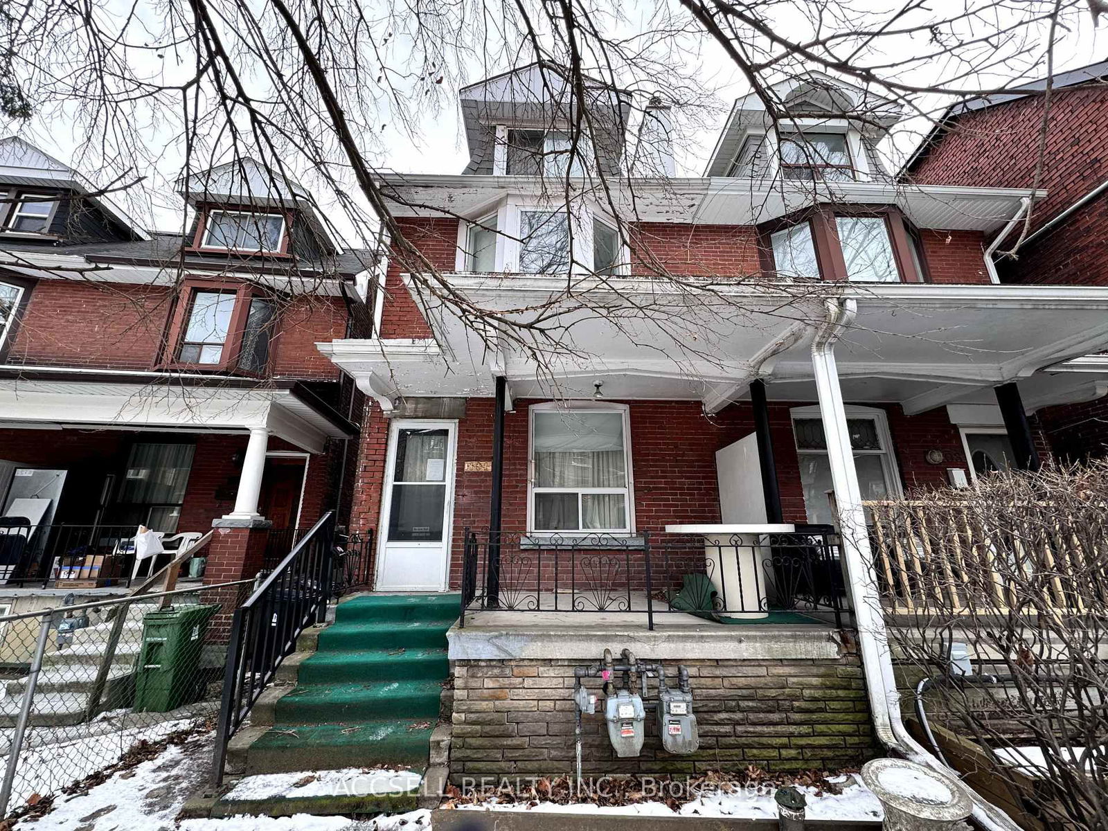 Semi-Detached House sold at 101 Marchmount Road, Toronto, Wychwood, M6G 2B2 - MLS: C11955871