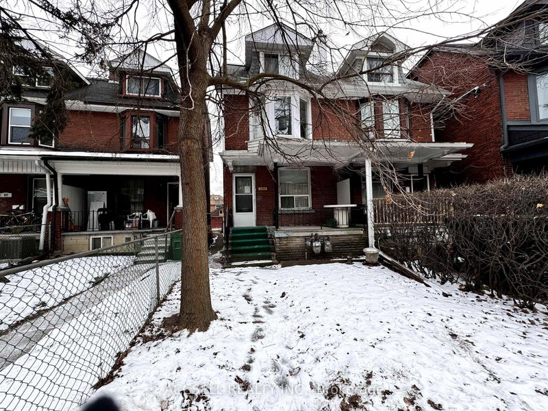 101 Marchmount Rd, Toronto, M6G 2B2 | Image 2