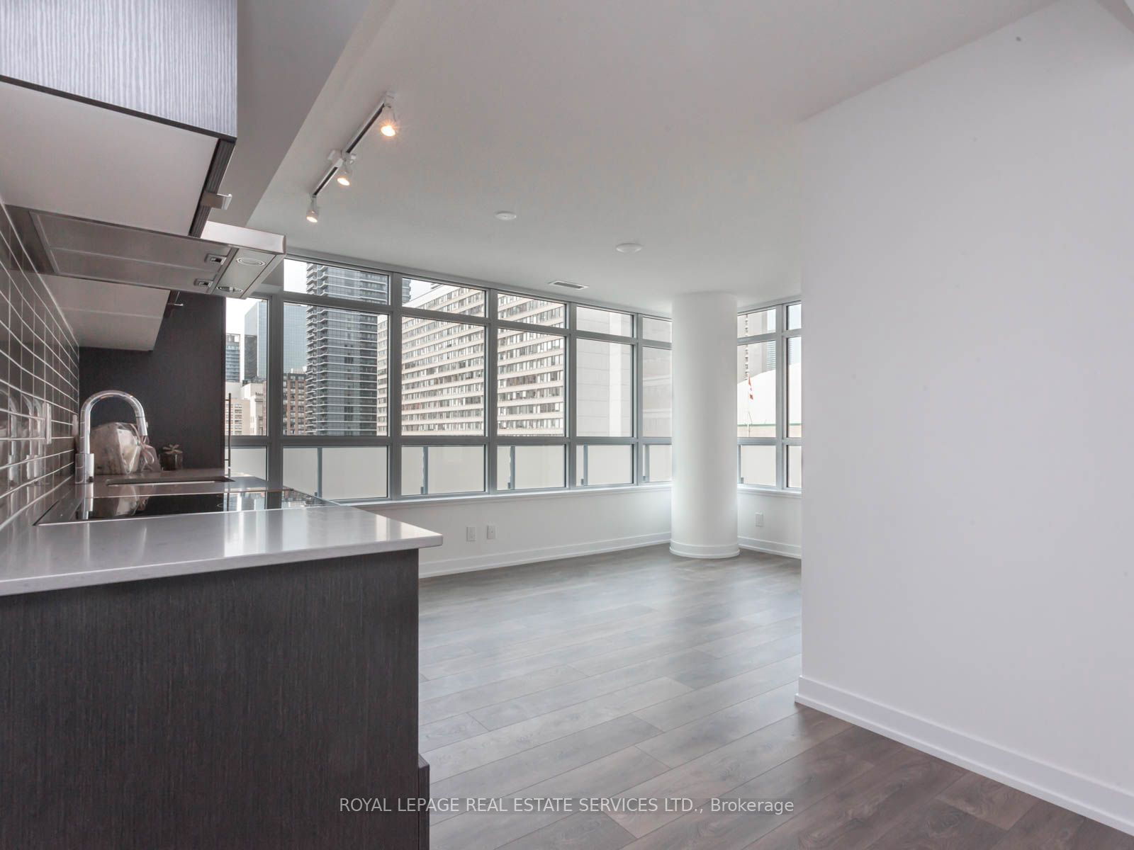 Condo leased at 803-365 Church Street, Toronto, Church-Yonge Corridor, M5B 1Z9 - MLS: C11955897