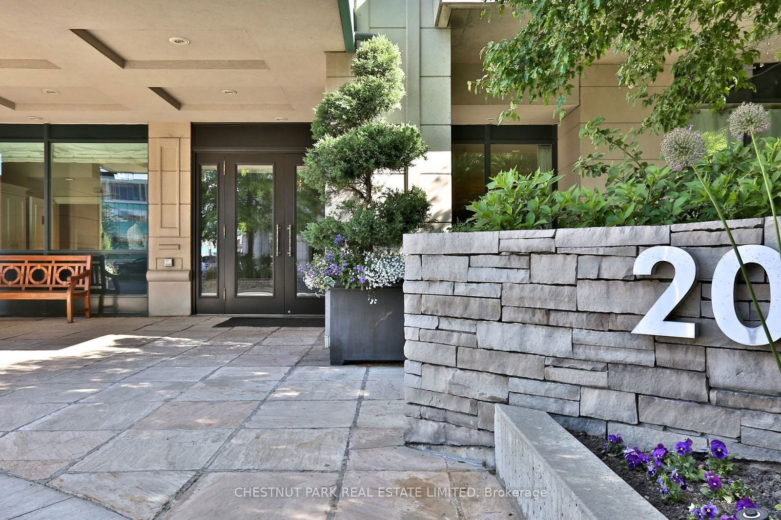 Condo for sale at 102-20 Scrivener Square, Toronto, Rosedale-Moore Park, M4W 3X9 - MLS: C11956332