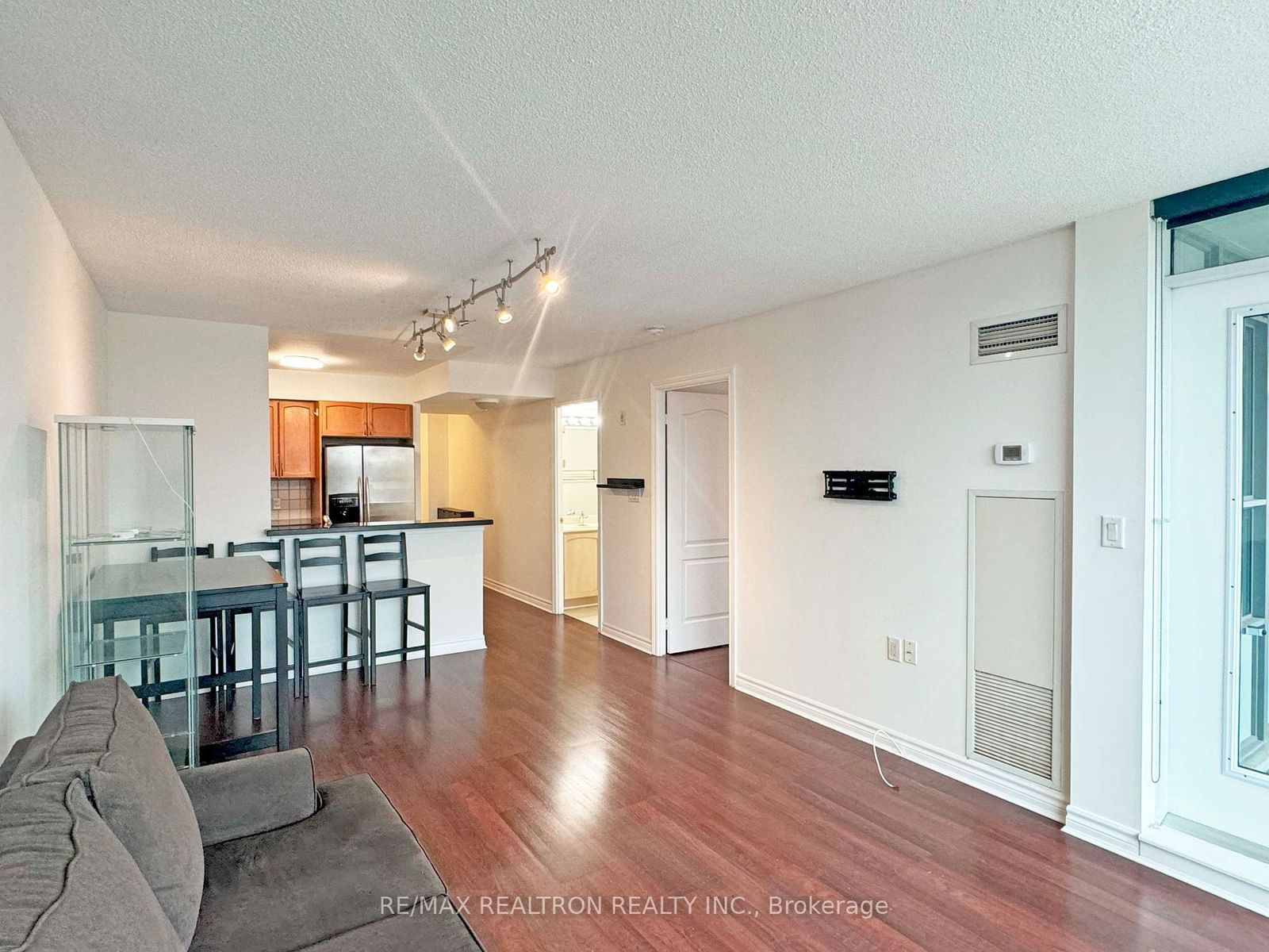 Condo for lease at 415-3830 Bathurst Street, Toronto, Clanton Park, M3H 6C5 - MLS: C11956370