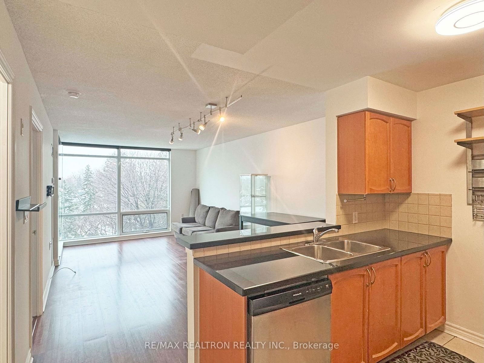 Condo for lease at 415-3830 Bathurst Street, Toronto, Clanton Park, M3H 6C5 - MLS: C11956370