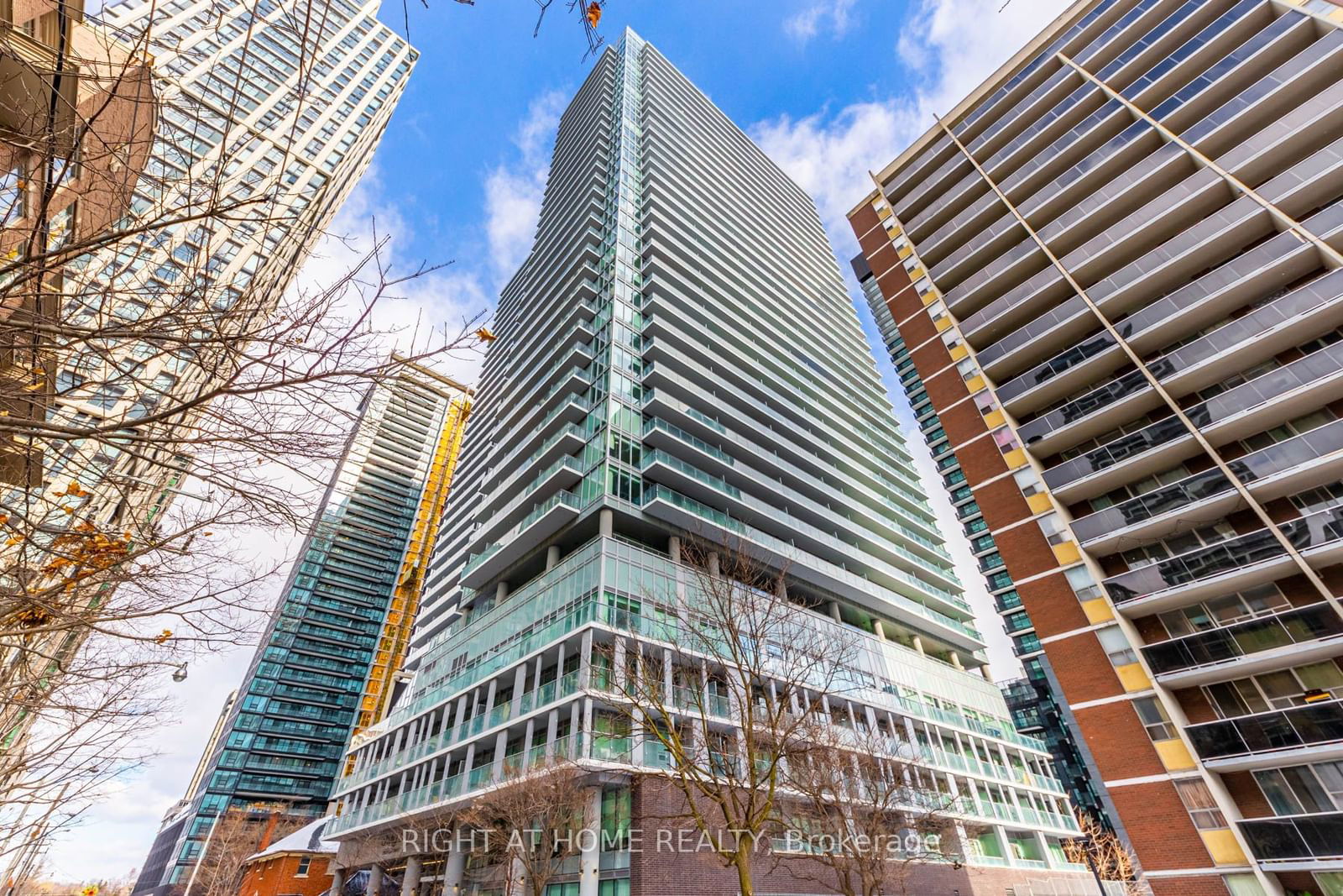 Condo leased at 1910-195 Redpath Avenue, Toronto, Mount Pleasant West, M4P 2K6 - MLS: C11956474