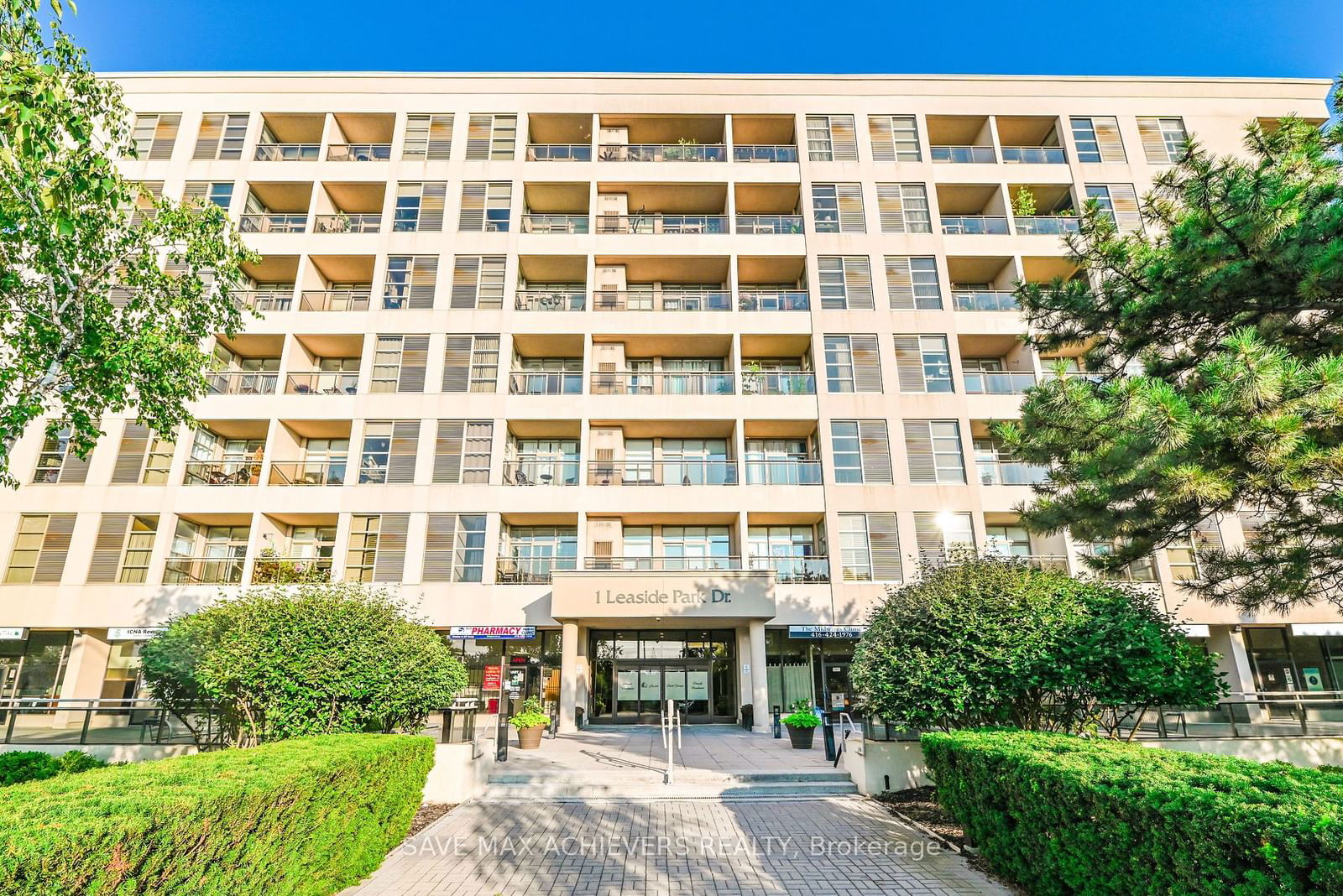 Condo for sale at 305-1 Leaside Park Drive, Toronto, Thorncliffe Park, M4H 1R1 - MLS: C11956489