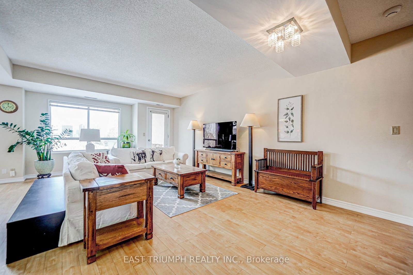 Townhouse for lease at 302-9 Greenbriar Road, Toronto, Bayview Village, M2K 1H4 - MLS: C11956557