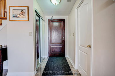 Unit 302 — 9 Greenbriar Rd, Toronto - Bayview Village image-0-2