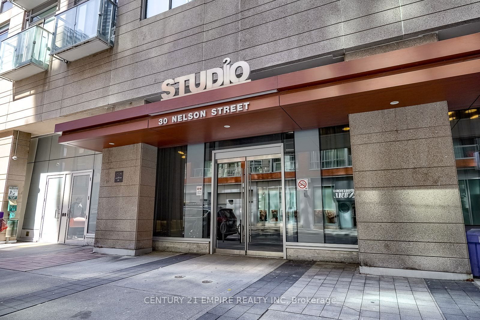 Condo for sale at 325-30 Nelson Street, Toronto, Waterfront Communities C1, M5V 0H5 - MLS: C11956648