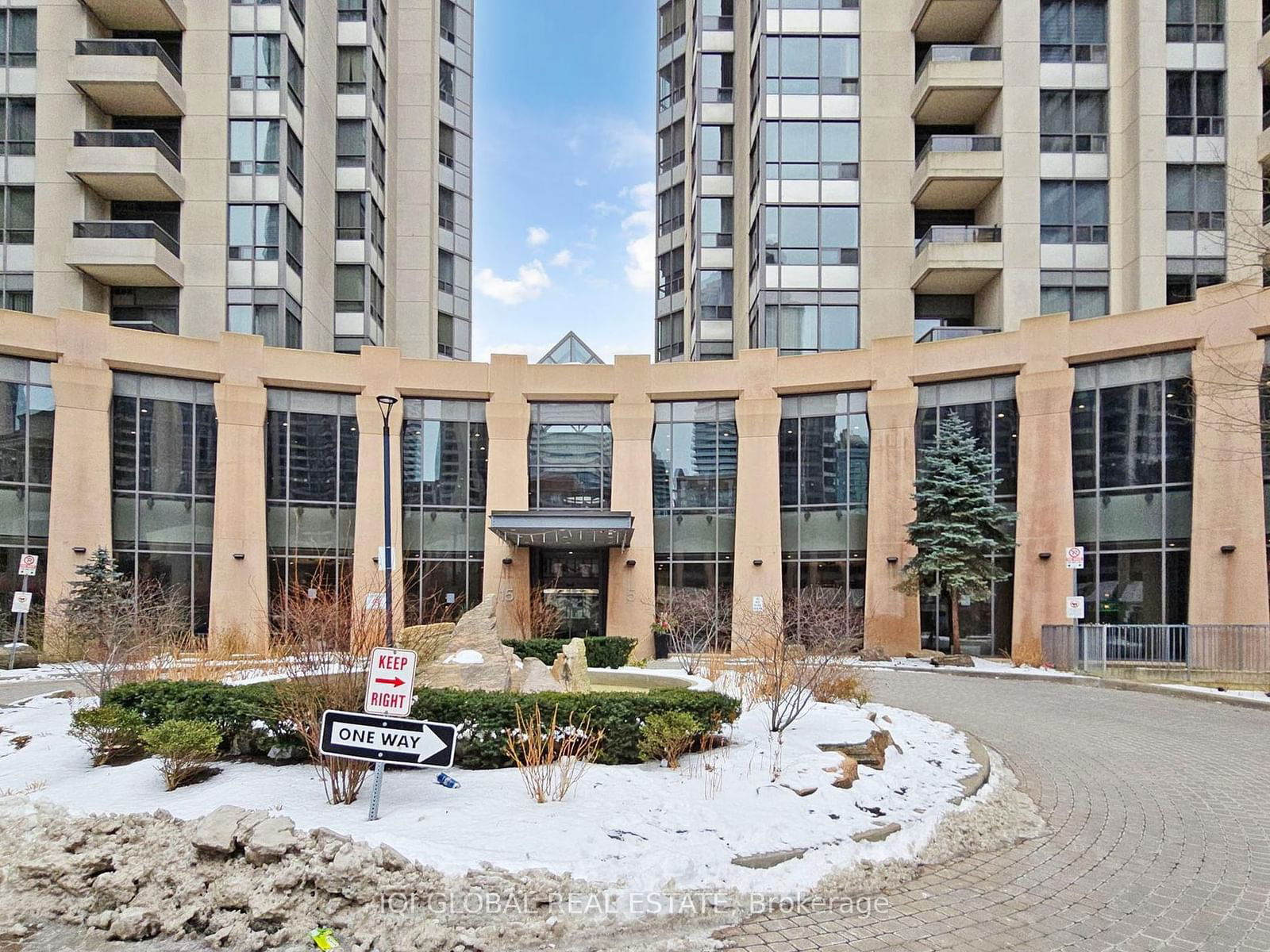 Condo for sale at 1304-5 Northtown Way, Toronto, Willowdale East, M2N 7A1 - MLS: C11956659