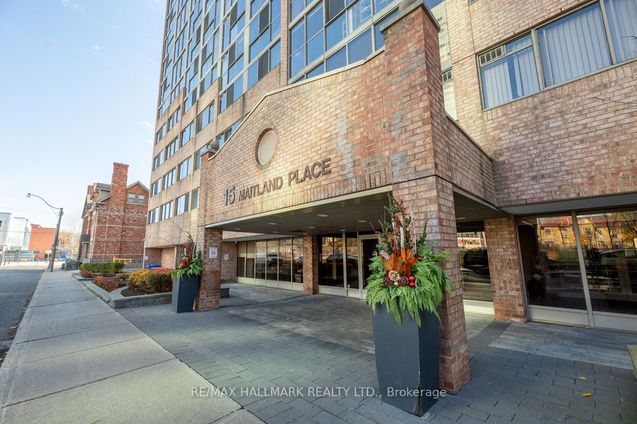 Condo for sale at 905-15 Maitland Place, Toronto, Cabbagetown-South St. James Town, M4K 1R3 - MLS: C11956667