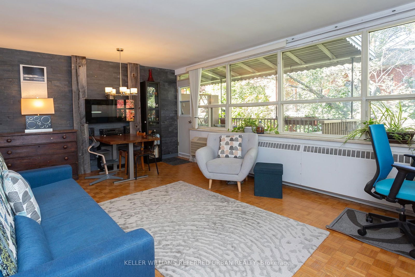 Listing Image 0