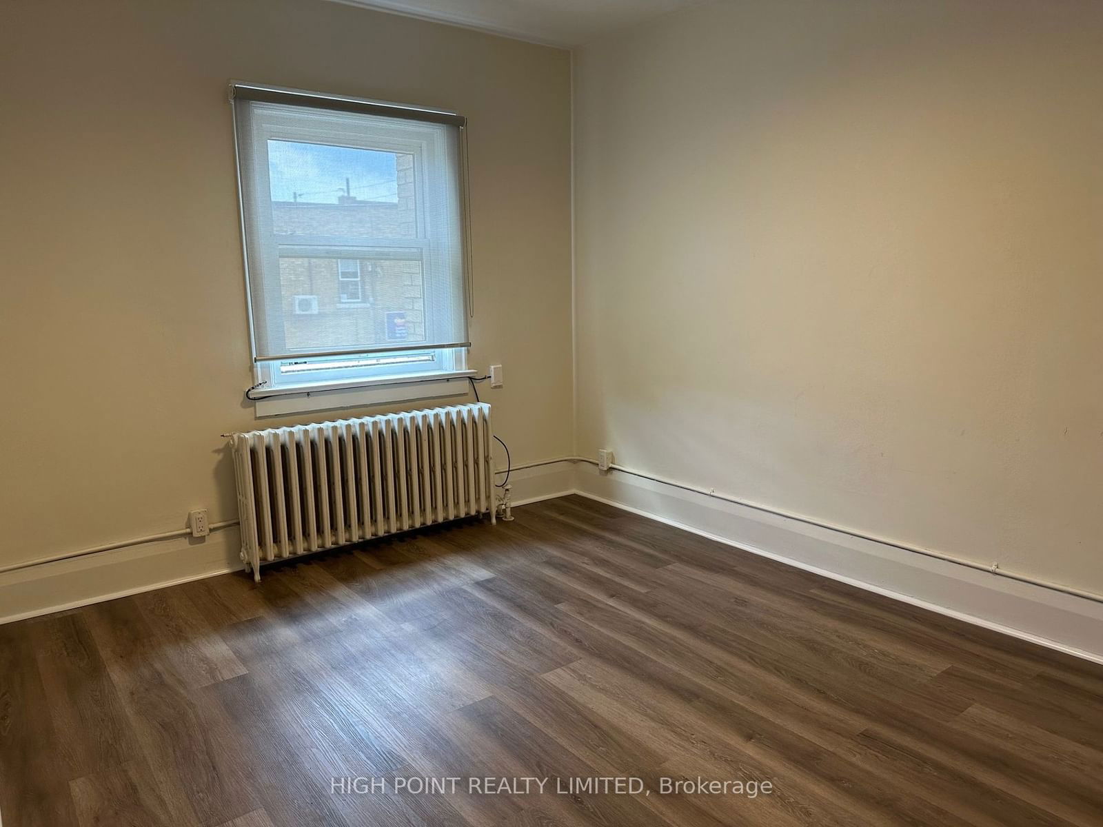 Upper Level leased at 2-1641 Bayview Avenue, Toronto, Leaside, M4G 3C1 - MLS: C11956952