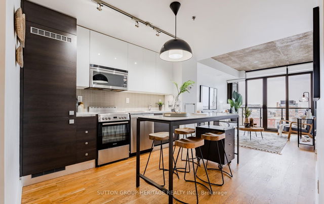 902 - 8 Dovercourt Road