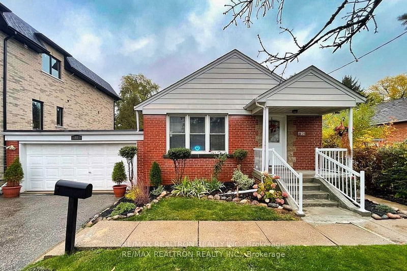 home for lease on Lower-28 Irvington Crescent