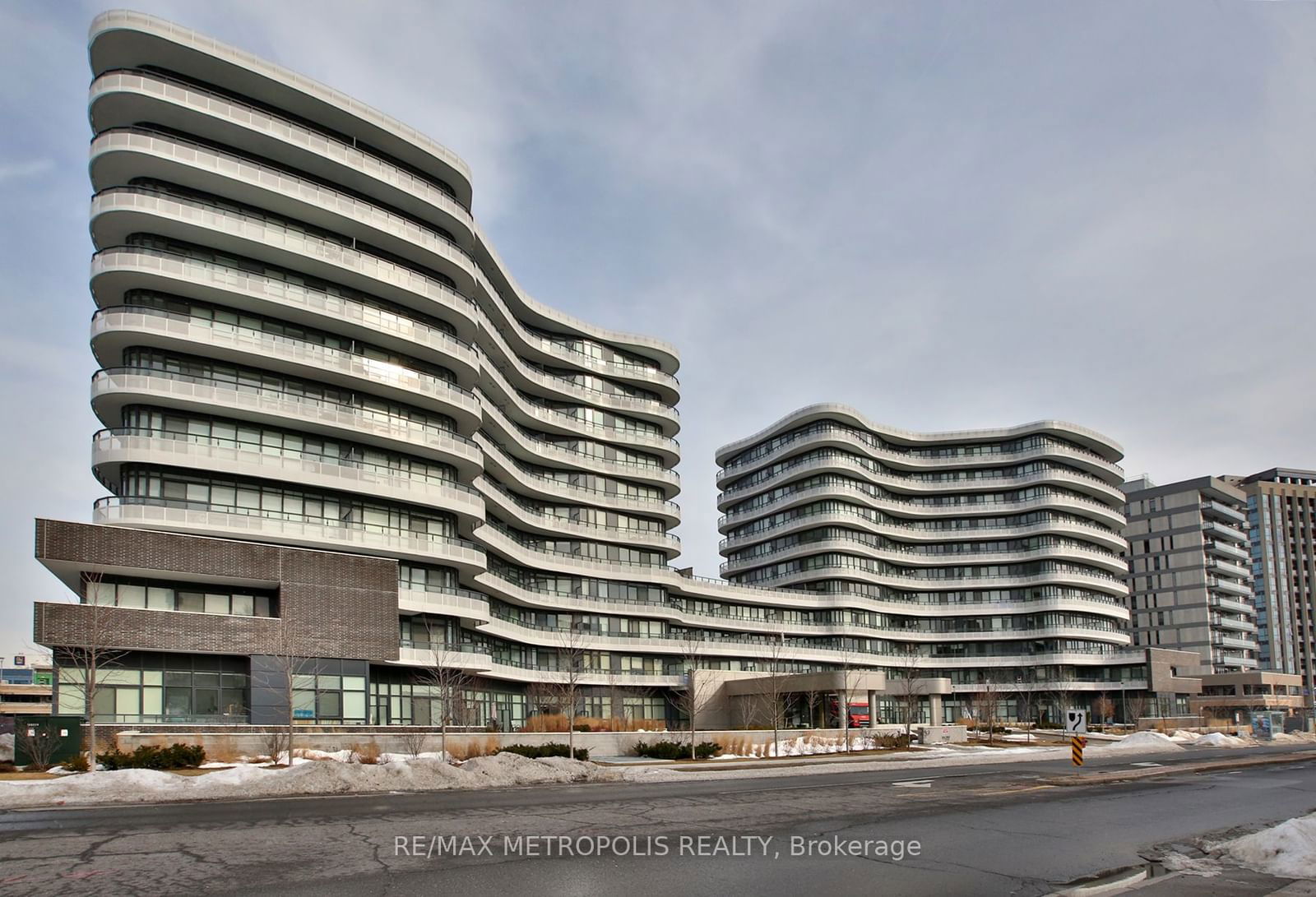 Condo for sale at 117-99 The Donway, Toronto, Banbury-Don Mills, M3C 0N8 - MLS: C11957391