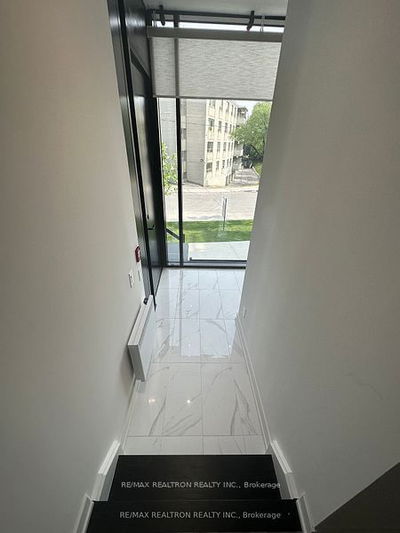 Unit 16 — 12 Dervock Cres, Toronto - Bayview Village image-0-2