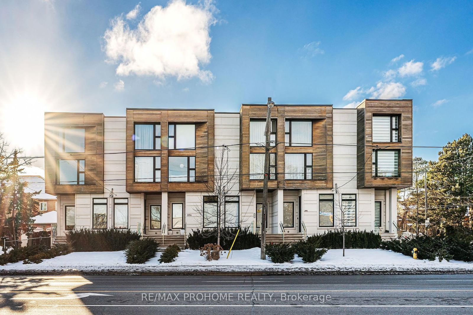 Townhouse sold at 3060 Bayview Avenue, Toronto, Willowdale East, M2N 5L2 - MLS: C11958001