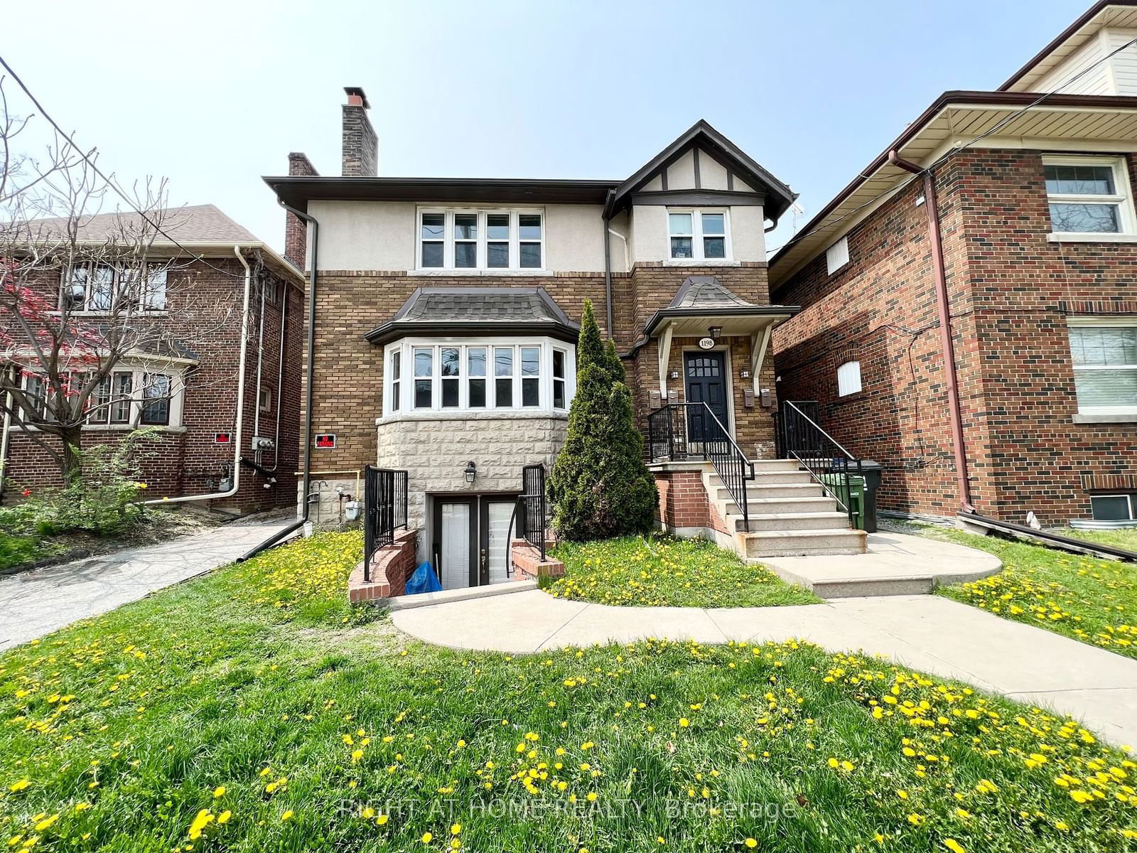 Detached House for sale at 1198 Avenue Road, Toronto, Lawrence Park South, M5N 2G1 - MLS: C11958016