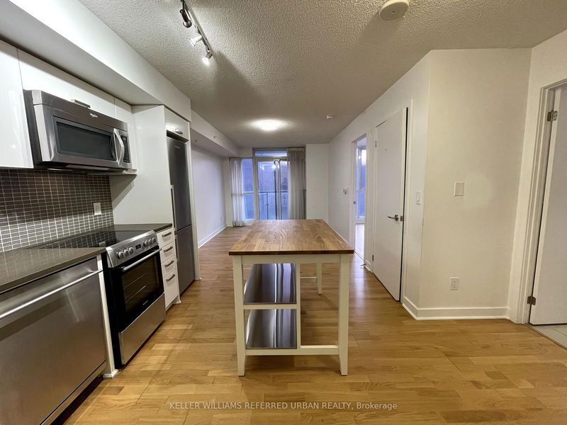 home for lease on 519-295 Adelaide Street W
