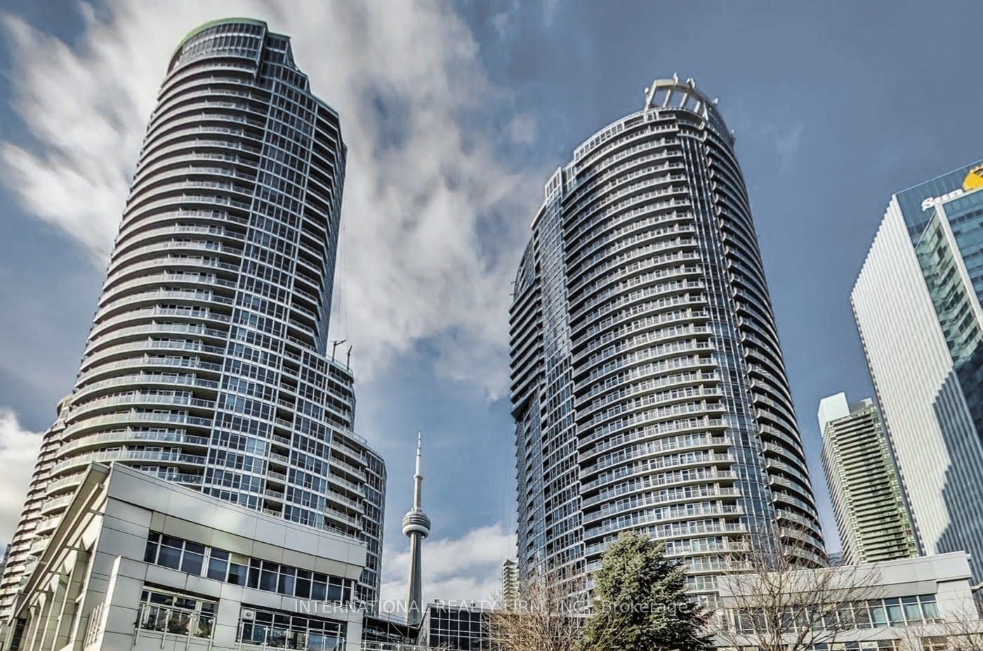 Condo for sale at 1609-208 Queens Quay, Toronto, Waterfront Communities C1, M5J 2Y5 - MLS: C11958240