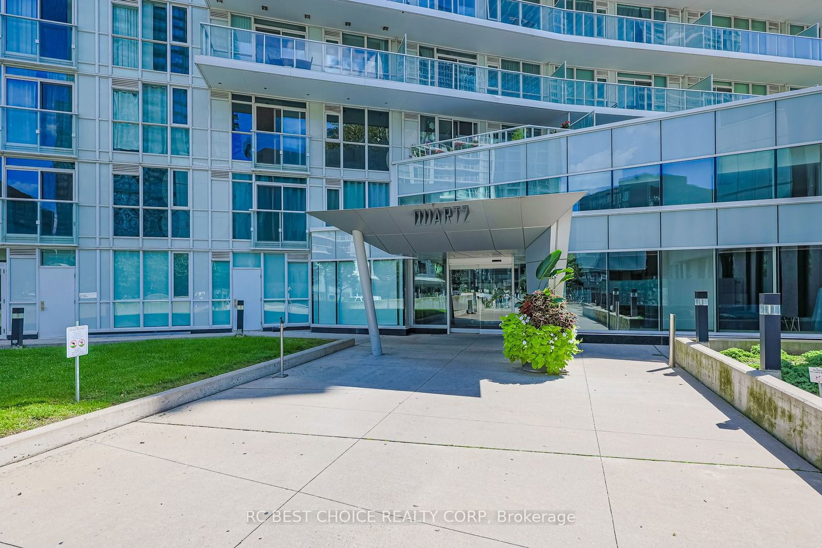 Condo for lease at 616-75 Queens Wharf Road, Toronto, Waterfront Communities C1, M5V 0J8 - MLS: C11958579