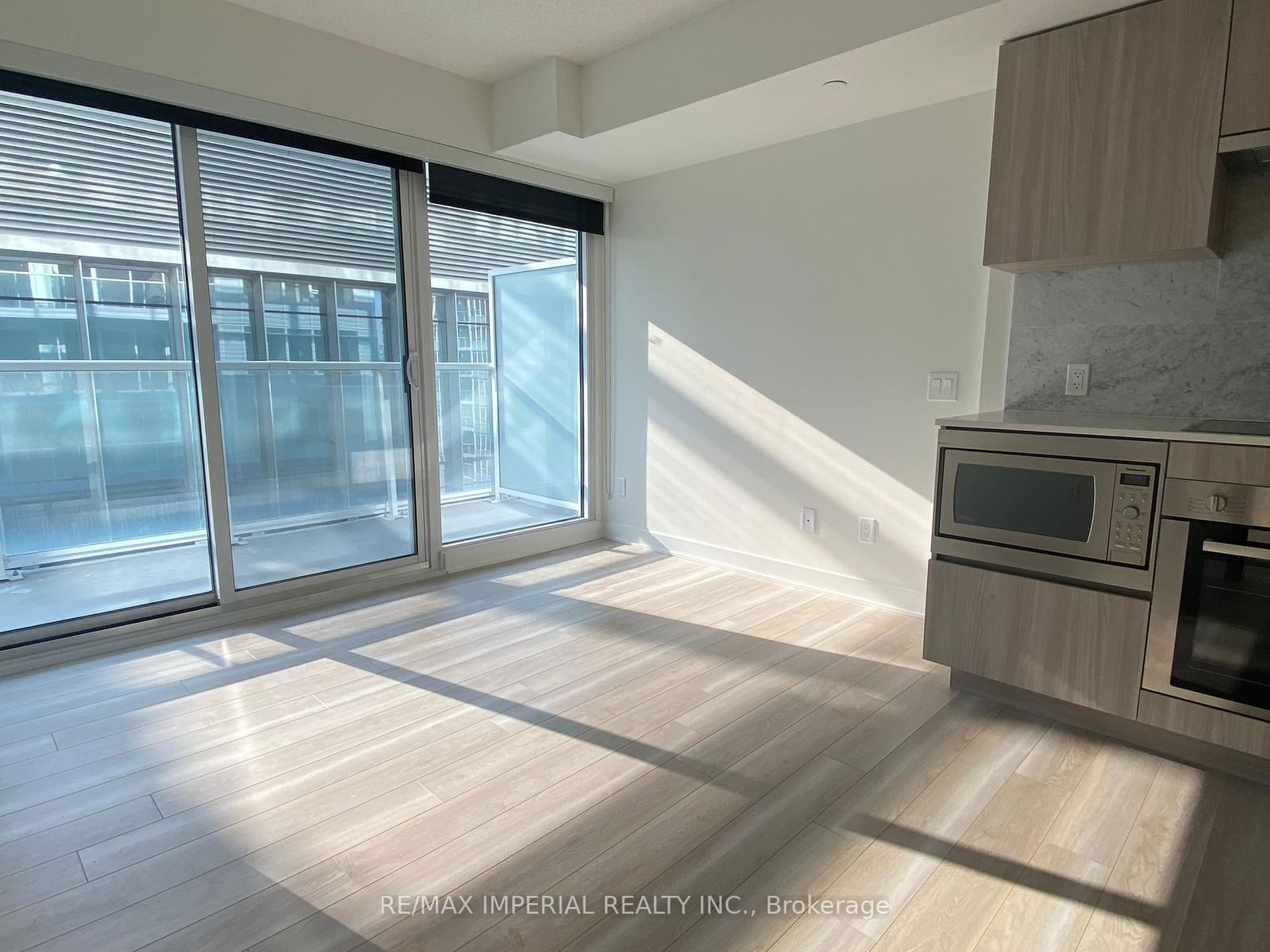 Condo leased at 1001-17 Bathurst Street, Toronto, Waterfront Communities C1, M5V 1A5 - MLS: C11958870
