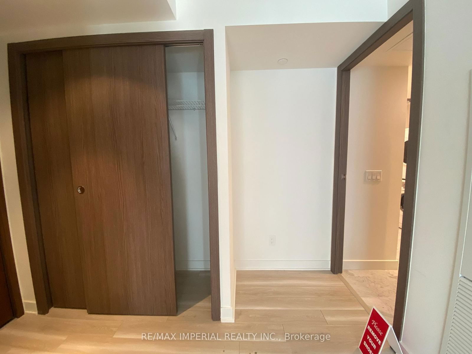 Condo leased at 1001-17 Bathurst Street, Toronto, Waterfront Communities C1, M5V 1A5 - MLS: C11958870