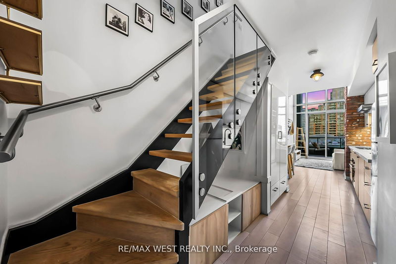 home for sale on 429-5 Hanna Avenue