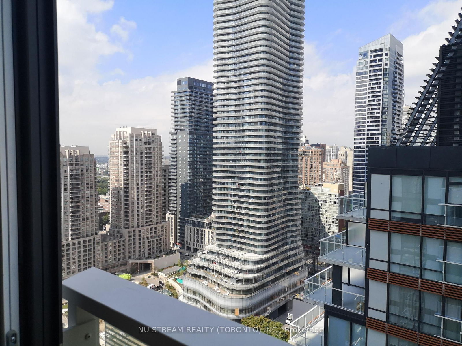 Condo leased at 2504-501 Yonge Street, Toronto, Church-Yonge Corridor, M4Y 0G8 - MLS: C11958935