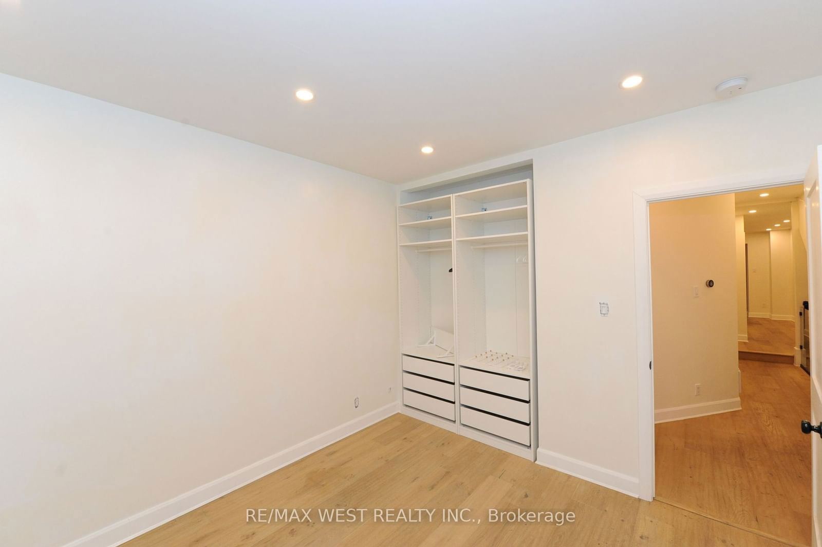 Townhouse for lease at 1-25 Euclid Avenue, Toronto, Trinity-Bellwoods, M6J 2J7 - MLS: C11959074