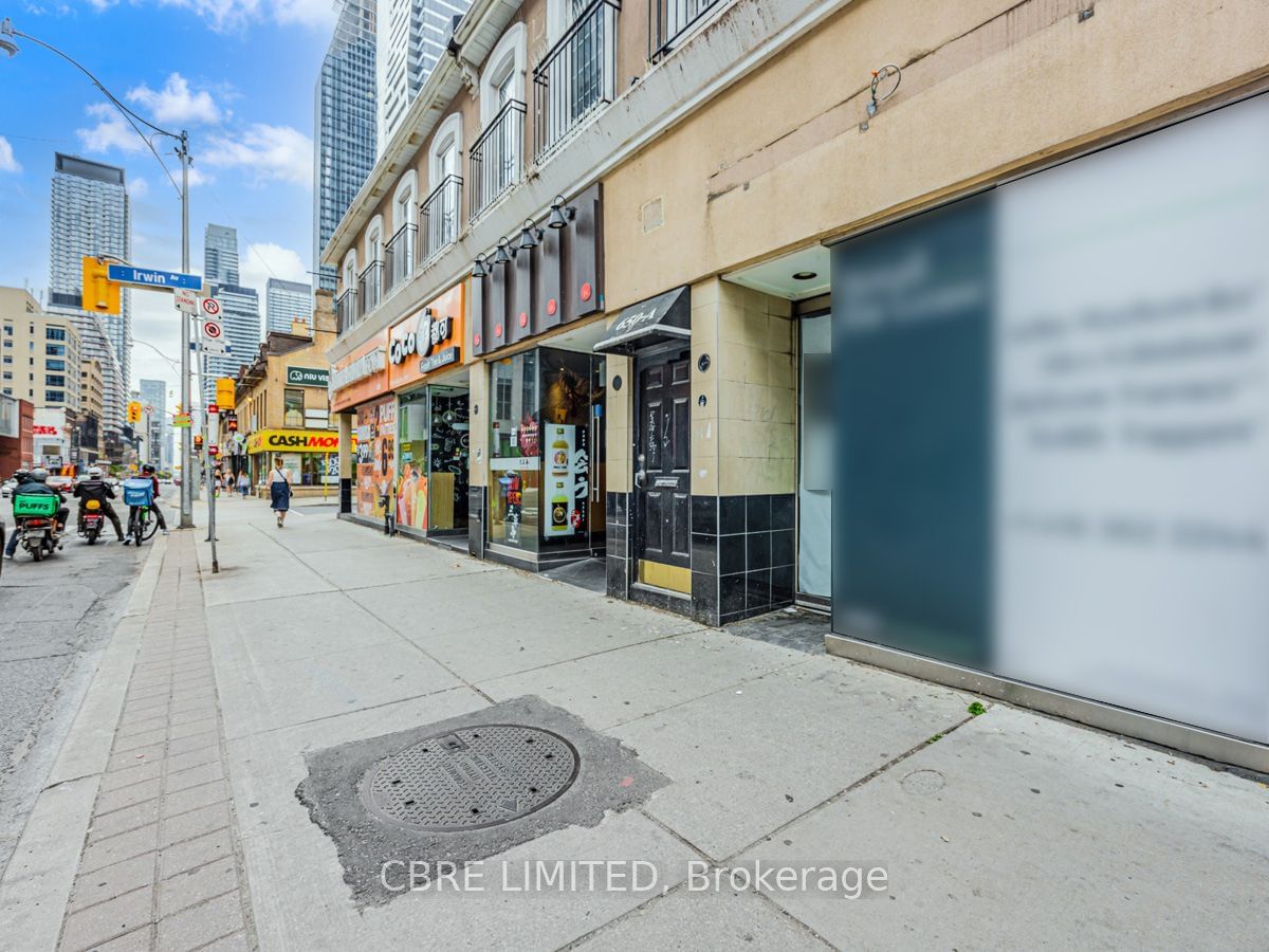 Commercial/Retail for lease at 652 Yonge Street, Toronto, Bay Street Corridor, M4Y 2A6 - MLS: C11959318