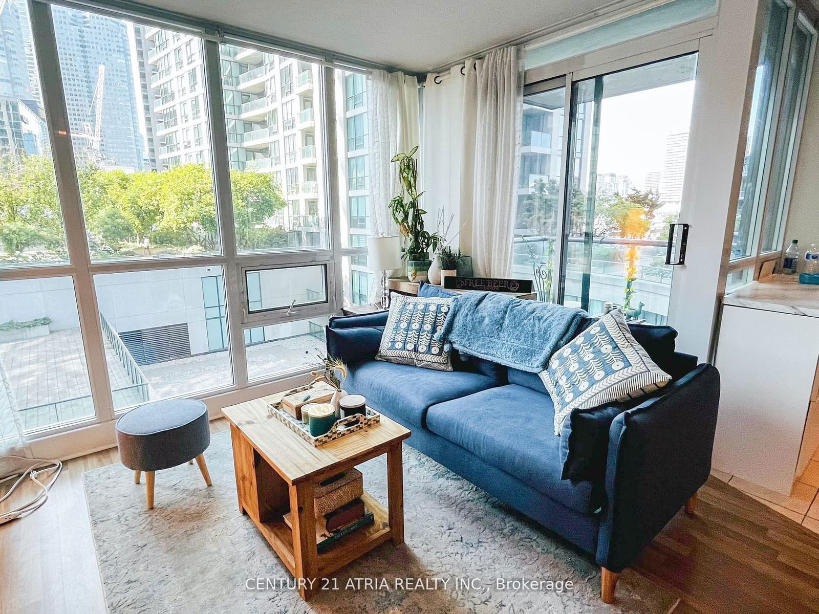 Condo leased at 602-12 Yonge Street, Toronto, Waterfront Communities C1, M5E 1Z9 - MLS: C11959949