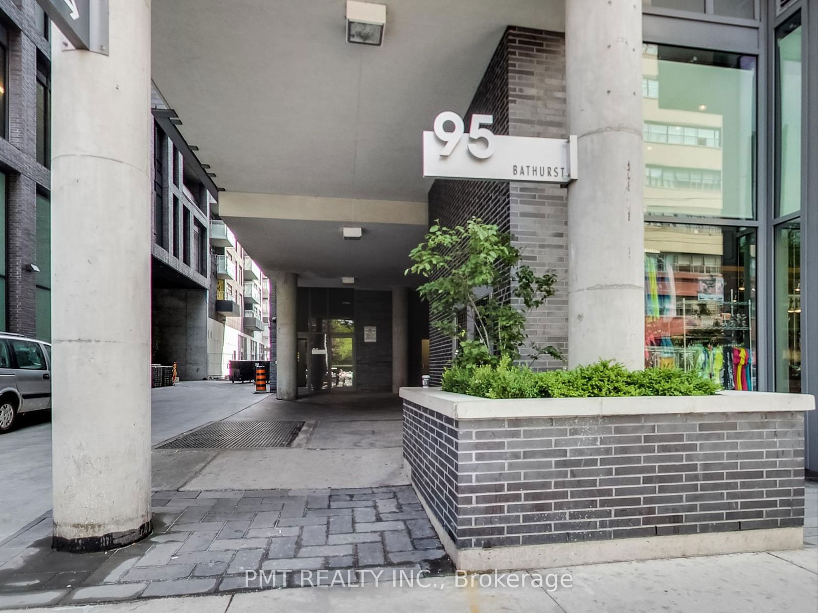 Condo for lease at 421-95 Bathurst Street, Toronto, Waterfront Communities C1, M5V 0H7 - MLS: C11960001